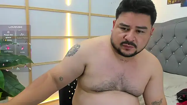Snapshot of oso_dirty_ chatting on June 2026 05:33:02 PM oso dirty online show from June 2026 05:33:02 PM