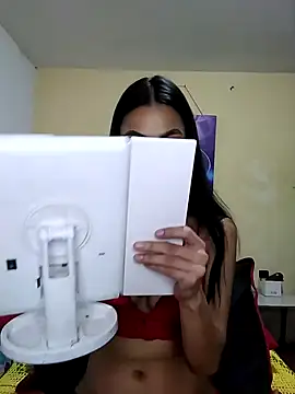 Snapshot of iamemmablake chatting on December 2024 09:18:02 PM iamemmablake online show from December 2024 09:18:02 PM