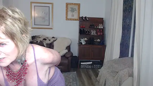 SindeeDix online show from November 2025 12:49:01 PM