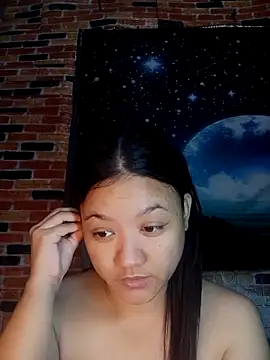 Snapshot of Urchanel chatting on April 2026 11:10:01 PM Urchanel online show from April 2026 11:10:01 PM