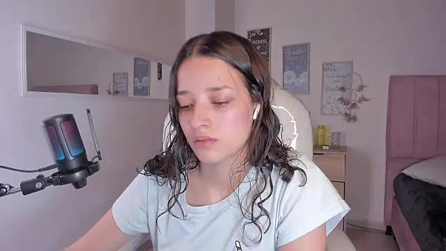 Amaia Daniells online show from September 2025 03:39:02 AM