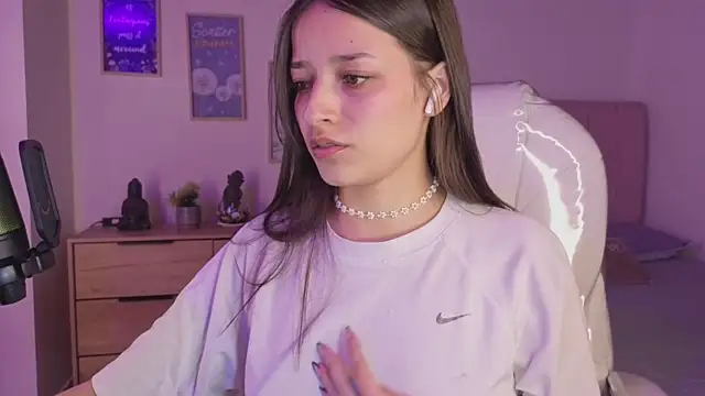 Amaia Daniells online show from November 2025 04:11:02 AM