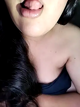 Annerae online show from April 2026 06:05:01 PM