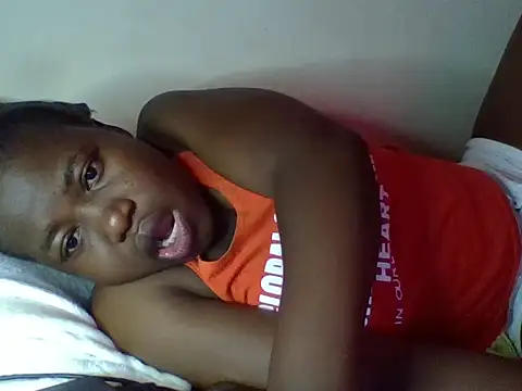 Snapshot of cute-marianna chatting on December 2025 10:30:01 AM cute-marianna online show from December 2025 10:30:01 AM