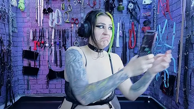 PANDORANEZZ online show from March 2025 12:20:01 PM