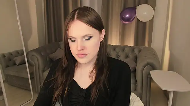 EffieMinki online show from April 2026 09:08:02 PM