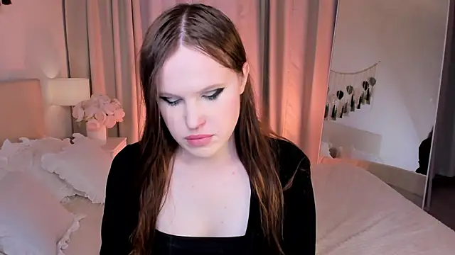 EffieMinki online show from June 2026 10:03:02 PM