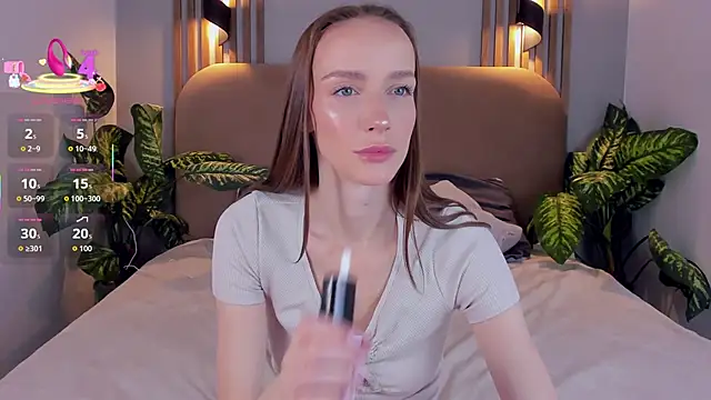 Snapshot of Kira_Quinn chatting on October 2025 07:08:01 AM Kira Quinn online show from October 2025 07:08:01 AM