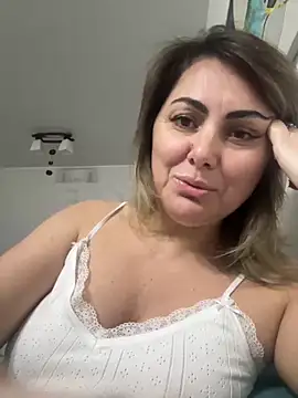 Snapshot of Emma_roqueen chatting on January 2025 10:30:02 PM Emma roqueen online show from January 2025 10:30:02 PM