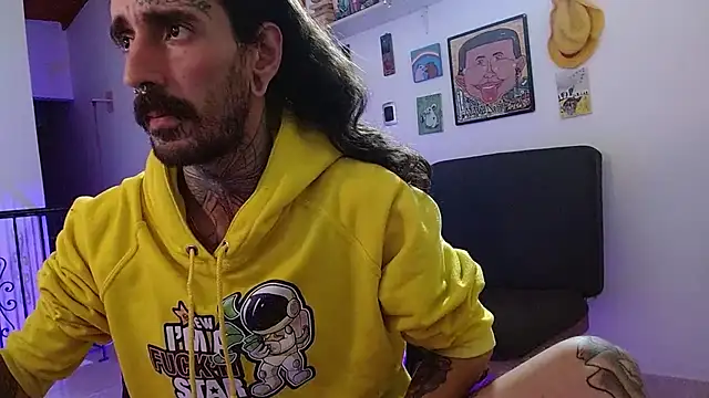 Snapshot of harry_reems1 chatting on February 2026 04:42:01 AM harry reems1 online show from February 2026 04:42:01 AM