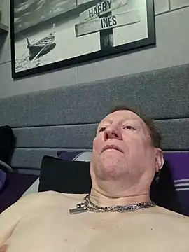 tomtom111111 online show from February 2026 11:53:02 AM