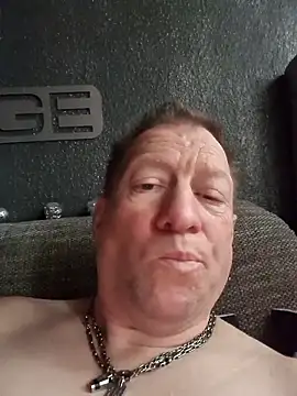 tomtom111111 online show from February 2026 02:02:02 PM