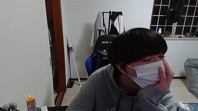 Snapshot of pychan chatting on April 2026 12:22:01 PM pychan online show from April 2026 12:22:01 PM