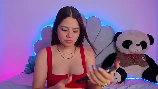 Snapshot of EmmaClarck chatting on February 2025 11:46:02 PM EmmaClarck online show from February 2025 11:46:02 PM