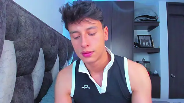 I Gabriel online show from February 2025 10:44:02 PM