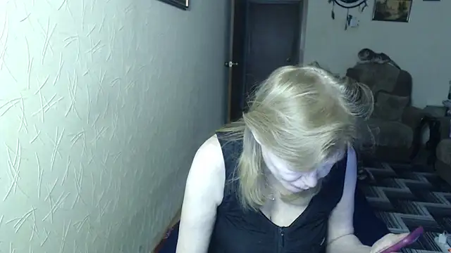 Snapshot of Sexy_Irene chatting on December 2025 12:35:02 PM Sexy Irene online show from December 2025 12:35:02 PM