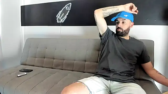 Snapshot of MattxFeet chatting on January 2025 08:59:02 PM MattxFeet online show from January 2025 08:59:02 PM