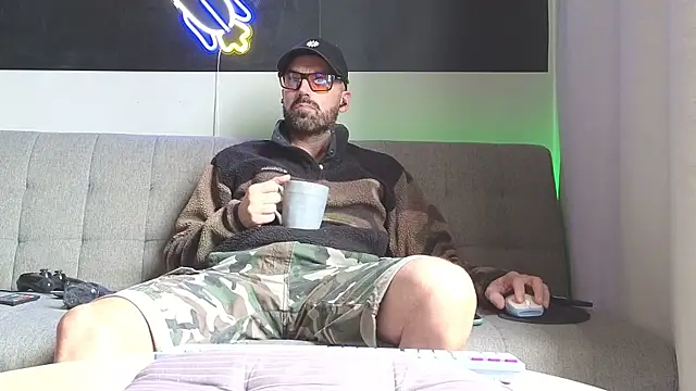 Snapshot of MattxFeet chatting on September 2025 12:21:02 PM MattxFeet online show from September 2025 12:21:02 PM