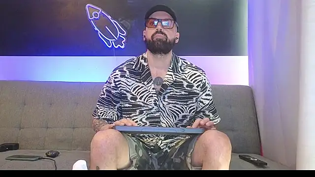 Snapshot of MattxFeet chatting on October 2025 05:23:02 PM MattxFeet online show from October 2025 05:23:02 PM