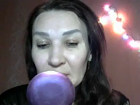 Snapshot of PrettyAndWild chatting on December 2024 05:21:02 PM PrettyAndWild online show from December 2024 05:21:02 PM