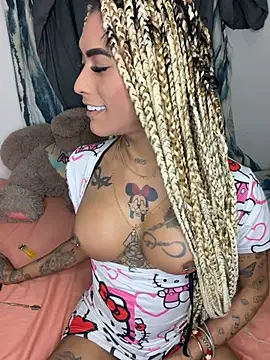 Snapshot of Nella_Dolls chatting on January 2026 09:40:02 PM Nella Dolls online show from January 2026 09:40:02 PM