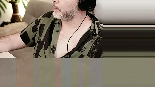 Snapshot of Sanders_White chatting on January 2025 04:30:01 PM Sanders White online show from January 2025 04:30:01 PM