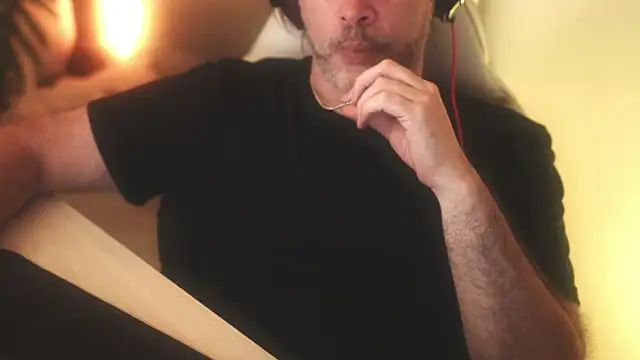 Snapshot of Sanders_White chatting on March 2025 07:08:02 AM Sanders White online show from March 2025 07:08:02 AM