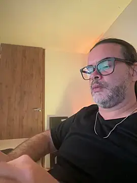 Snapshot of Sanders_White chatting on March 2025 12:08:01 AM Sanders White online show from March 2025 12:08:01 AM