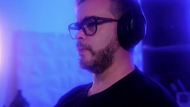 Snapshot of Sanders_White chatting on December 2025 04:29:02 AM Sanders White online show from December 2025 04:29:02 AM