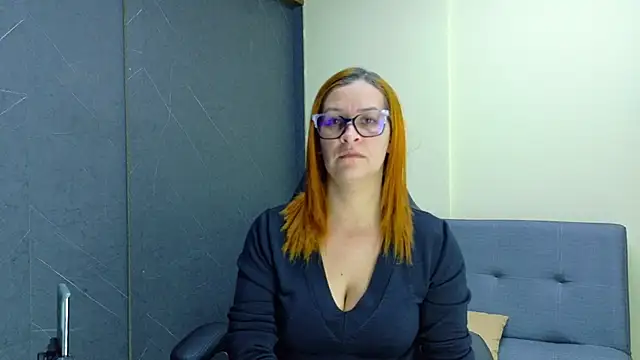 Britney taylor  online show from March 2026 07:21:02 PM