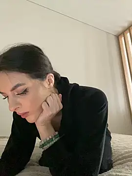 Snapshot of little_belucci chatting on November 2025 11:30:01 AM little belucci online show from November 2025 11:30:01 AM