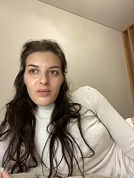 Snapshot of little_belucci chatting on November 2025 04:11:02 PM little belucci online show from November 2025 04:11:02 PM