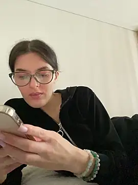 Snapshot of little_belucci chatting on November 2025 10:59:01 AM little belucci online show from November 2025 10:59:01 AM