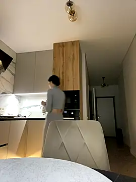 Snapshot of little_belucci chatting on November 2025 01:46:02 PM little belucci online show from November 2025 01:46:02 PM