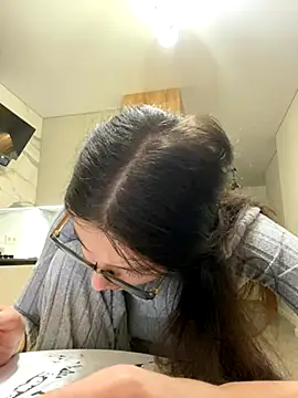 Snapshot of little_belucci chatting on November 2025 02:53:02 PM little belucci online show from November 2025 02:53:02 PM