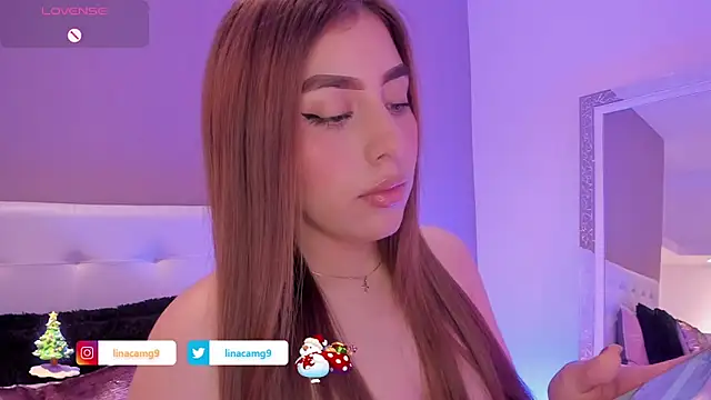 Snapshot of MaddyyLennon chatting on December 2024 02:43:02 PM MaddyyLennon online show from December 2024 02:43:02 PM