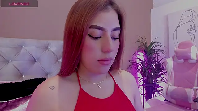 Snapshot of MaddyyLennon chatting on January 2025 03:34:02 PM MaddyyLennon online show from January 2025 03:34:02 PM