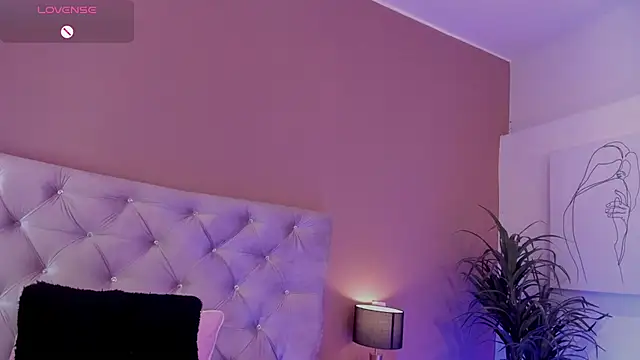 Snapshot of MaddyyLennon chatting on February 2025 05:10:02 PM MaddyyLennon online show from February 2025 05:10:02 PM