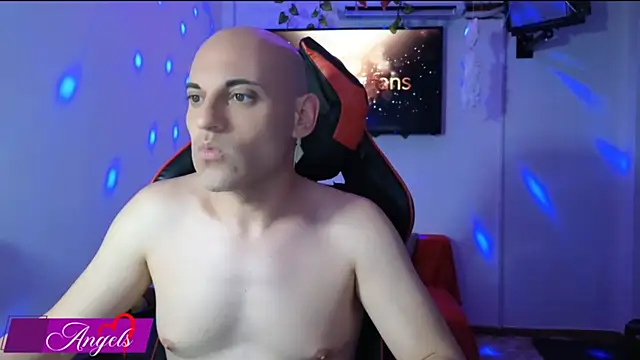 Snapshot of smangels chatting on January 2025 11:35:01 PM smangels online show from January 2025 11:35:01 PM