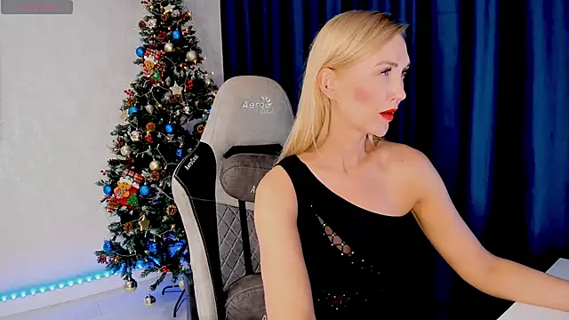 Snapshot of HotyPlays chatting on December 2024 10:39:01 PM HotyPlays online show from December 2024 10:39:01 PM