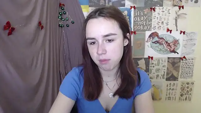 Snapshot of VeryVeryVeryShy_ chatting on December 2025 06:50:01 AM VeryVeryVeryShy online show from December 2025 06:50:01 AM