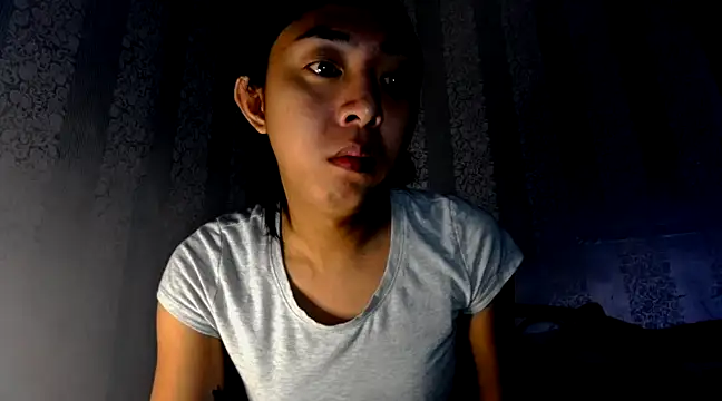 Snapshot of ErikaJayne4u chatting on February 2025 04:44:01 AM ErikaJayne4u online show from February 2025 04:44:01 AM