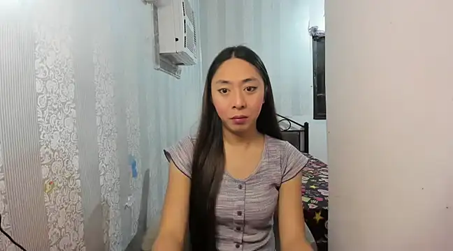 Snapshot of ErikaJayne4u chatting on March 2025 04:29:02 AM ErikaJayne4u online show from March 2025 04:29:02 AM