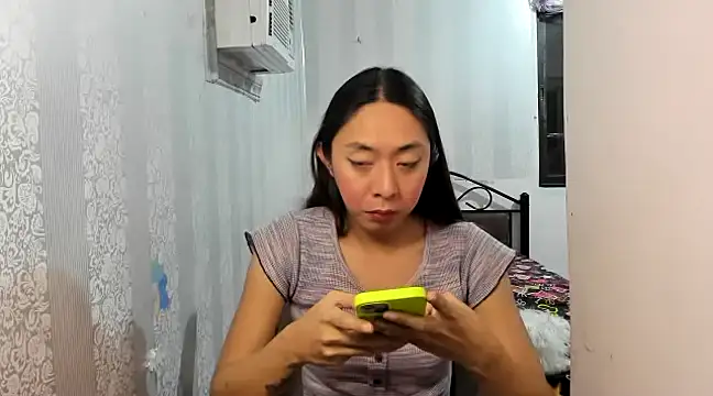 Snapshot of ErikaJayne4u chatting on March 2025 07:35:02 AM ErikaJayne4u online show from March 2025 07:35:02 AM