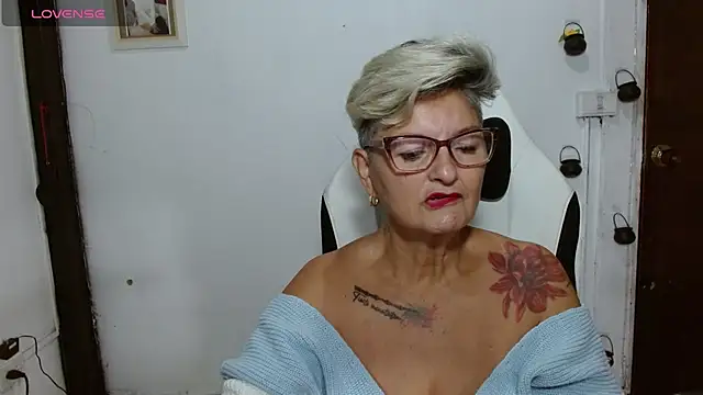 Snapshot of bety-cum2 chatting on June 2026 10:51:02 AM bety-cum2 online show from June 2026 10:51:02 AM