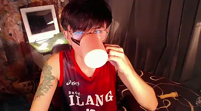 Snapshot of Sexy_Handsome_Drex chatting on December 2024 07:36:01 AM Sexy Handsome Drex online show from December 2024 07:36:01 AM