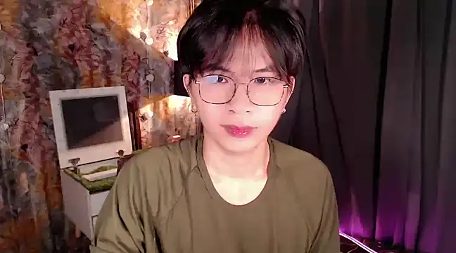 Snapshot of Sexy_Handsome_Drex chatting on December 2024 03:03:01 PM Sexy Handsome Drex online show from December 2024 03:03:01 PM