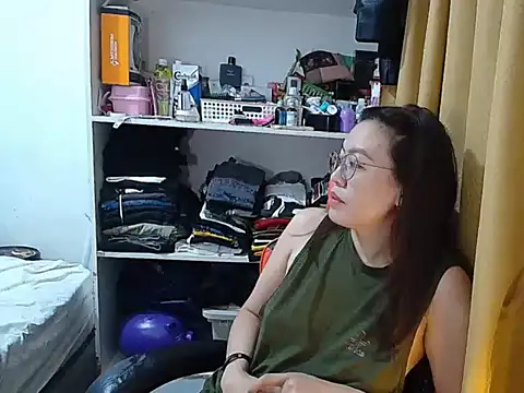 crizzybel online show from February 2026 08:56:01 PM