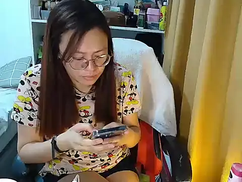 crizzybel online show from April 2026 11:09:01 PM