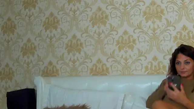 Snapshot of GiannaElliss chatting on January 2025 06:06:01 AM GiannaElliss online show from January 2025 06:06:01 AM